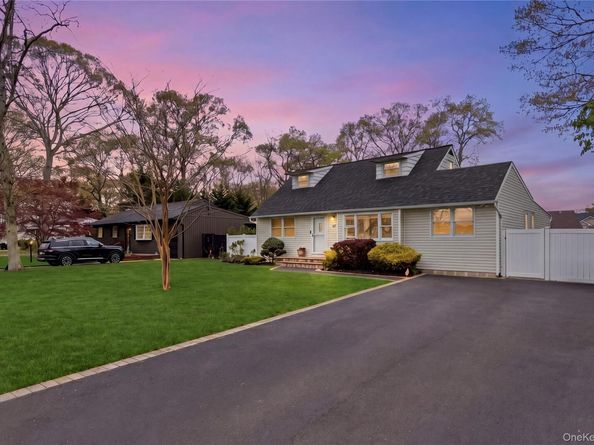 55 Pine Street, Holbrook NY 11741