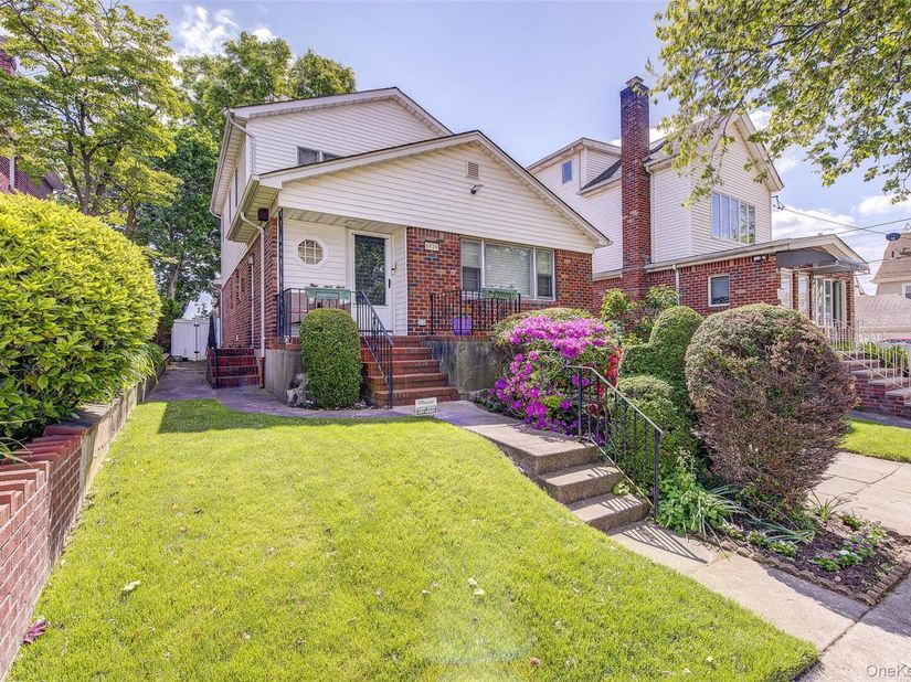69-29 166th Street, Fresh Meadows NY 11365