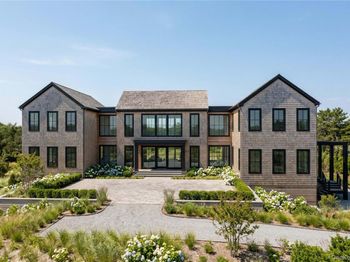 11 Pine Tree Lane