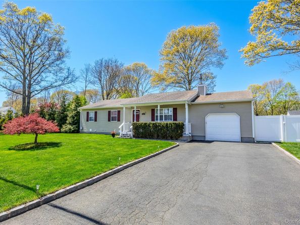 405 Puritan Drive, Yaphank NY 11967