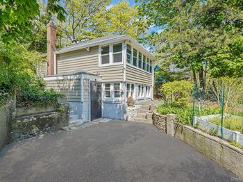 65 Woodlawn Road