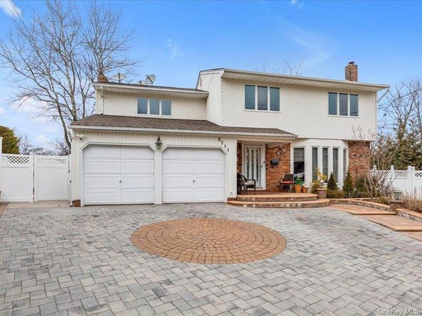 3711 Berne Road, Wantagh NY 11793