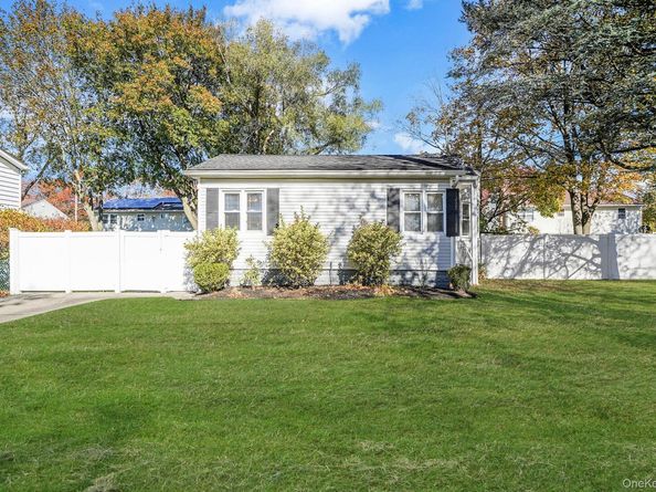 59 Nevada Road, West Babylon NY 11704