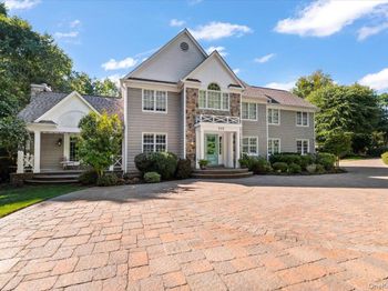 6 Maureen Drive