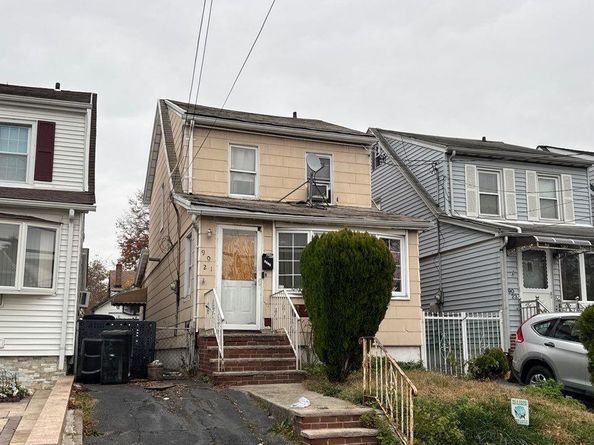 90-21 207th Street, Queens Village NY 11428