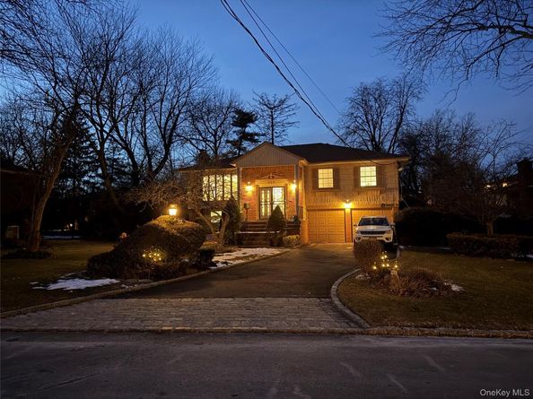 112 Crescent Drive, Searingtown NY 11507