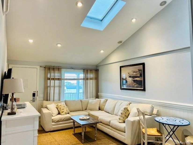 231 Dune Road 905, Westhampton Beach NY 11978