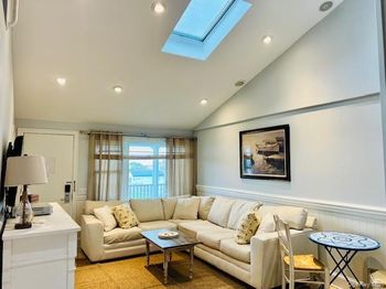 231 Dune Road