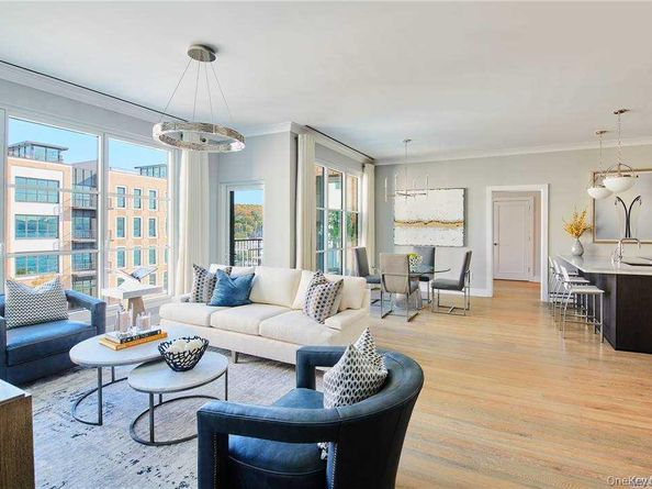 100 Garvies Point Road 1202, Glen Cove NY 11542