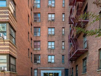 306 E Mosholu Parkway S