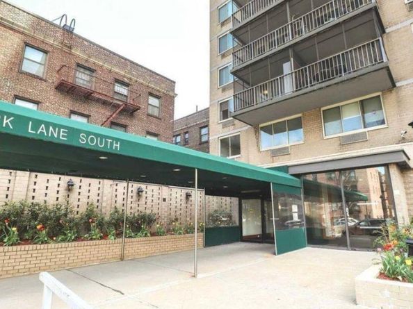 118-18 Union Turnpike 9L, Kew Gardens NY 11415