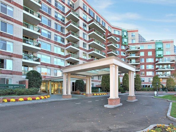 100 Hilton Avenue M3, Garden City NY 11530