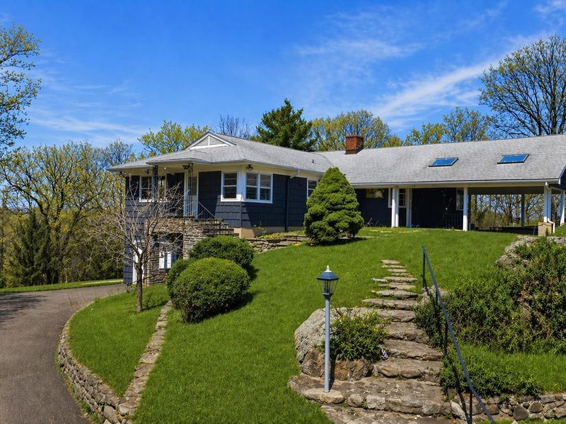 27 Allapartus Circle, Ossining NY 10562