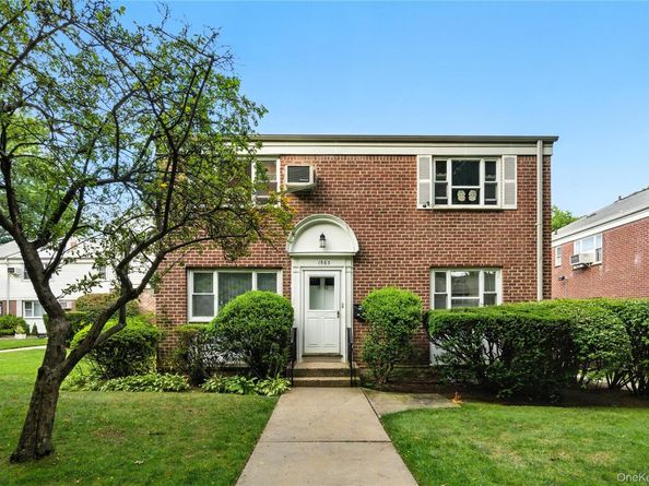 15-63 212 Street 177, Bayside NY 11360