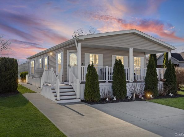 1661 Old Country Road 351B, Riverhead NY 11901