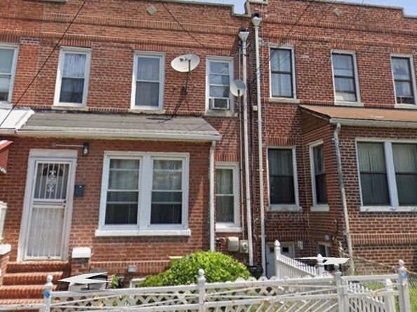 933 E 221st Street, Bronx NY 10469