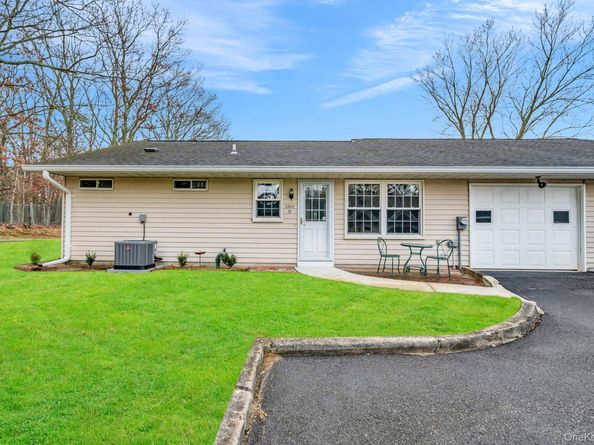 380 Woodbridge Drive D, Ridge NY 11961