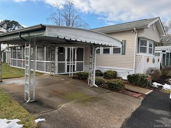 1661 Old Country Road