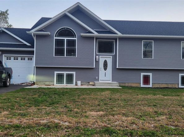 466 Granny Road, Medford NY 11763