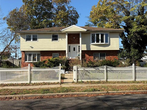 2842 Dahlia Avenue, Baldwin NY 11510