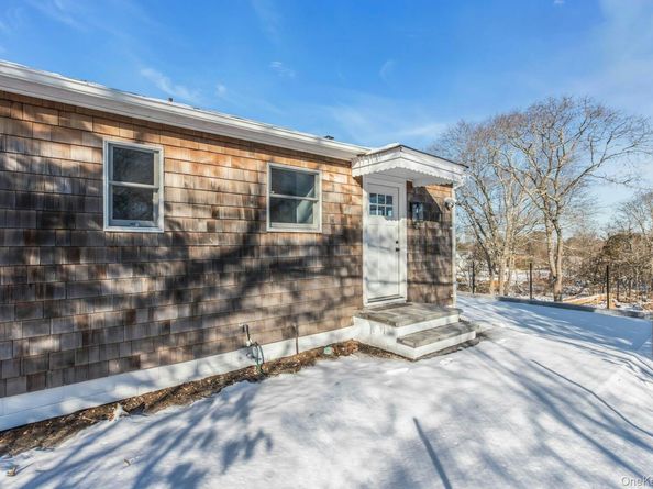 33 Oceanview Road, Hampton Bays NY 11946