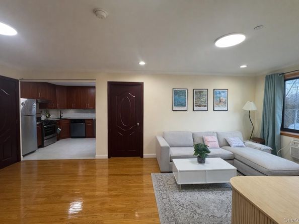 7548 Parsons Boulevard 2A, Fresh Meadows NY 11366