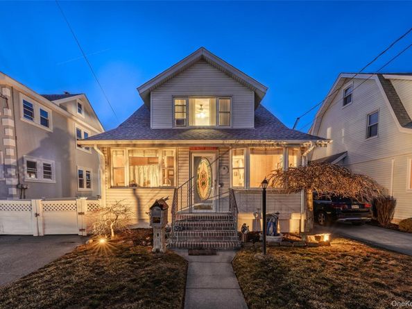 152 Rockaway Parkway, Valley Stream NY 11580