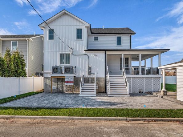 2437 Archer Street, Seaford NY 11783