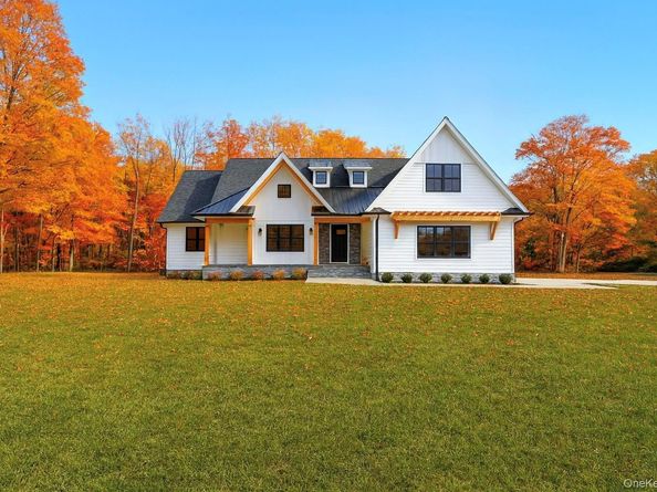 33 Lagoon Court, South Jamesport NY 11901