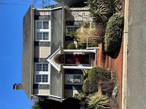 122 Finucane Place, Woodmere NY 11598