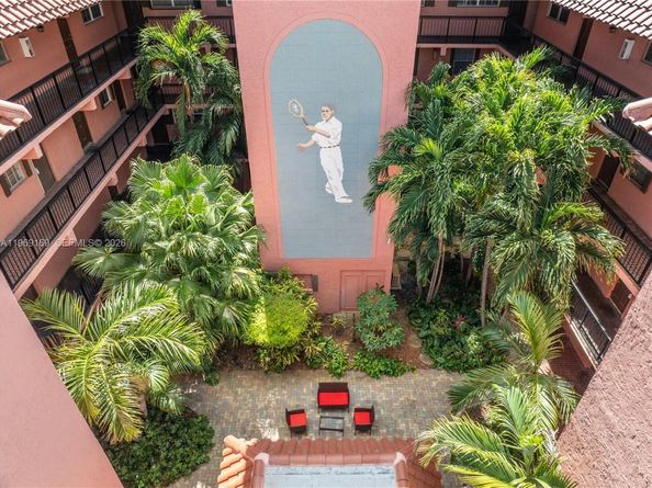 670 Tennis Club Dr 307, Fort Lauderdale FL 33311