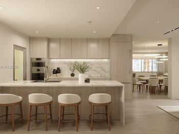 260 Collins Ave