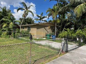 3921-3923 NW 164th St