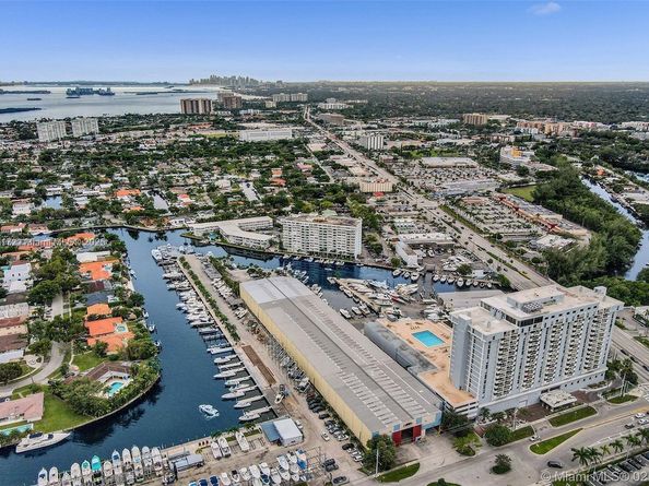 13499 Biscayne Blvd 811, North Miami FL 33181