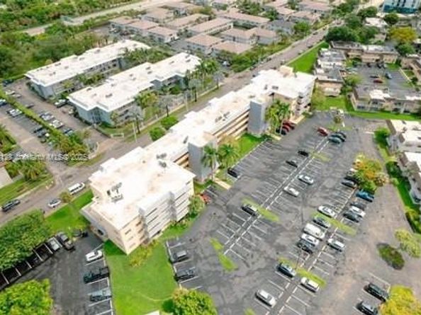 7330 SW 82nd St B218, Miami FL 33143