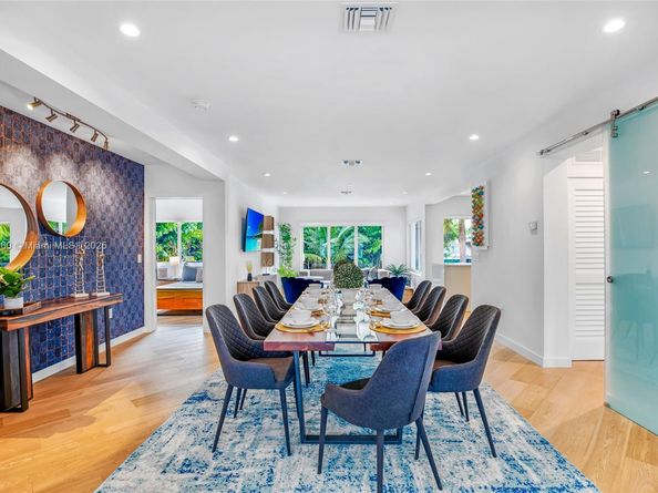 38 SW 25th Rd, Miami FL 33129