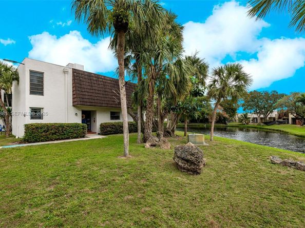 1501 NW 90th Way 1501, Pembroke Pines FL 33024