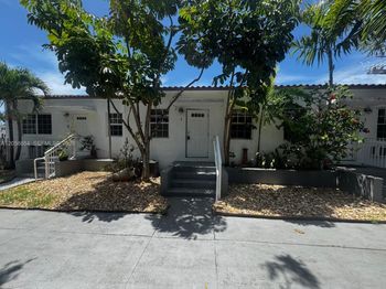 8335 Crespi Blvd