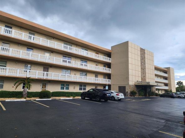 425 SE 11th Ter 403, Dania Beach FL 33004
