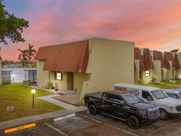 8920 Palm Tree Ln 8920, Pembroke Pines FL 33024