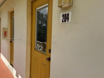 5121 W Oakland Park Blvd