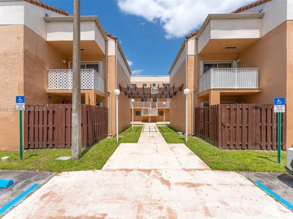 14907 SW 80th St 115, Miami FL 33193