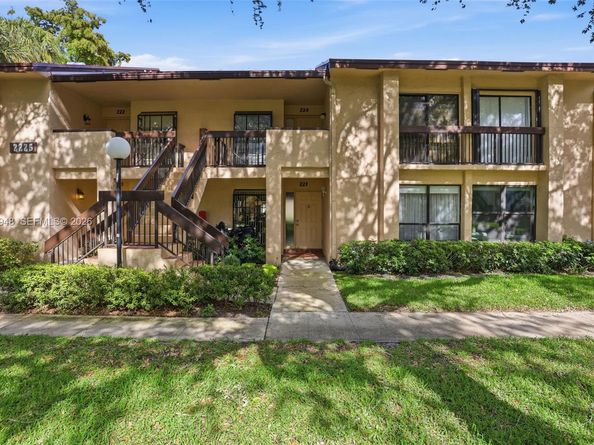 2225 SW 15th St 223, Deerfield Beach FL 33442