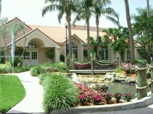 3370 N Pinewalk Dr N 1217, Margate FL 33063