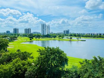 20000 E Country Club Dr