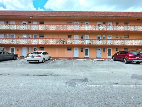 18900 NE 3rd Ct 520, Miami FL 33179