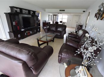 3800 Oaks Clubhouse Dr