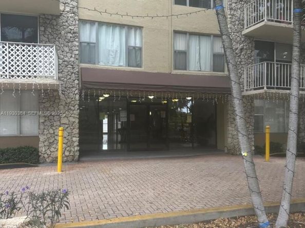 1805 Sans Souci Blvd 428, North Miami FL 33181