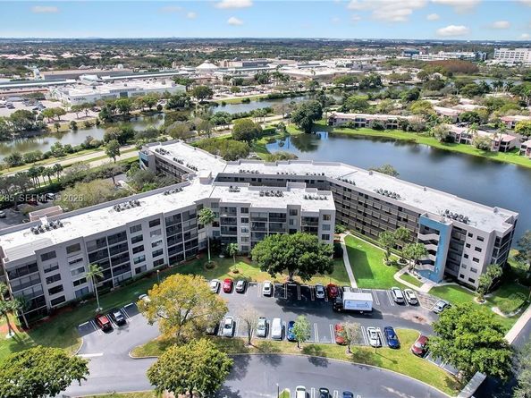 900 Colony Point Cir 505, Pembroke Pines FL 3306