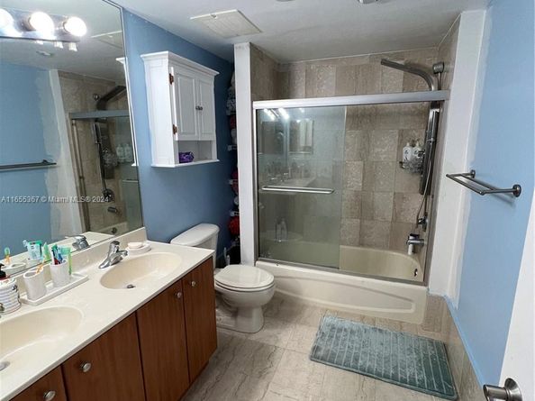 2550 SW 27th Ave 703, Miami FL 33133